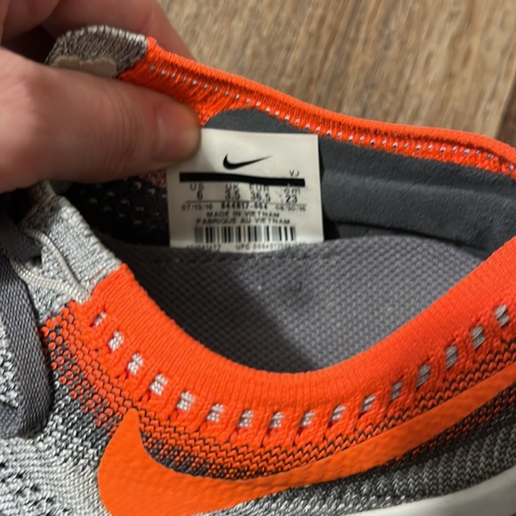 Nike women sneakers size 6 - Picture 5 of 6